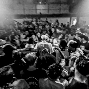 脱了老女人的白色内裤一点点进入视频
