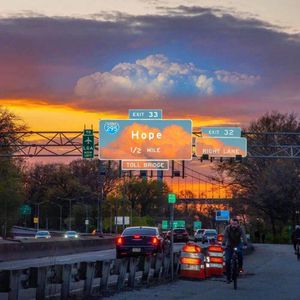 脱了老女人的白色内裤一点点进入视频
